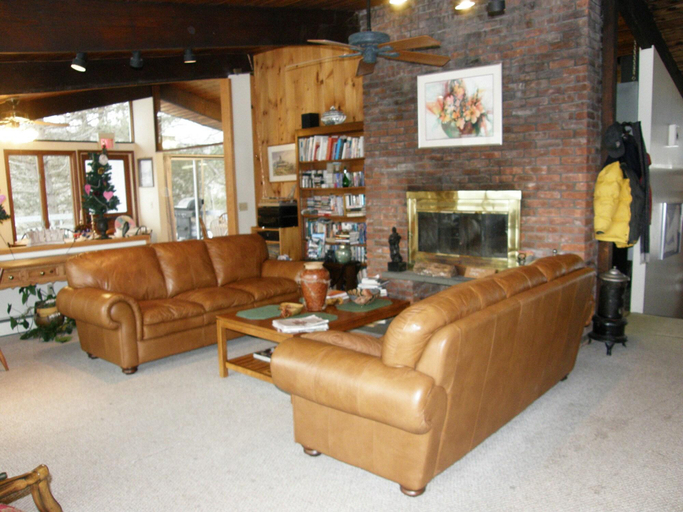 Public Area, Berkshire Mountain House, Rensselaer
