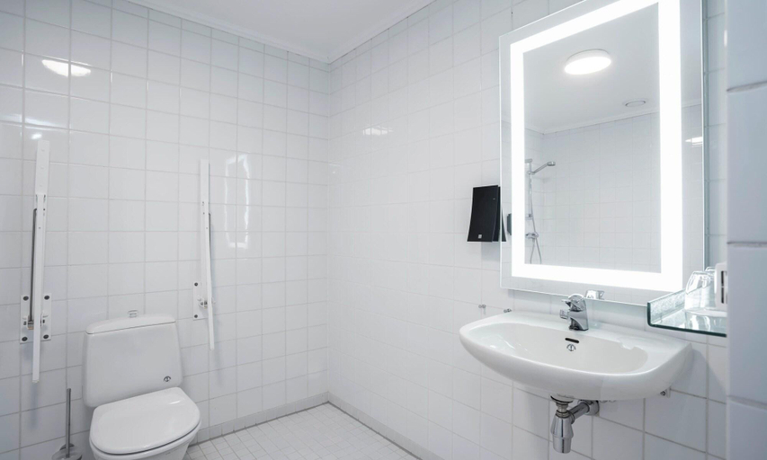 Bathroom 4, Thon Hotel Verdal, Verdal