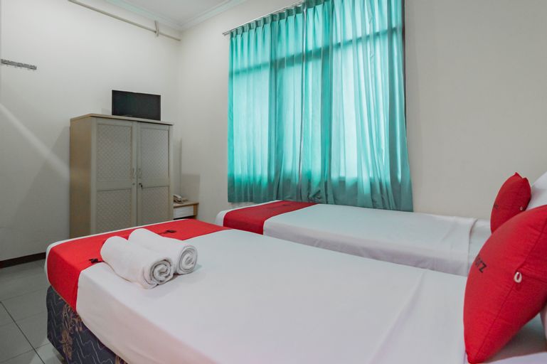 RedDoorz near Tegalega Bandung, Bandung