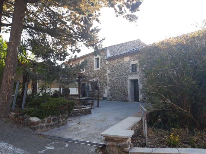 Exterior & Views 2, Hotel Domaine du Cros d'Auzon, Ardèche