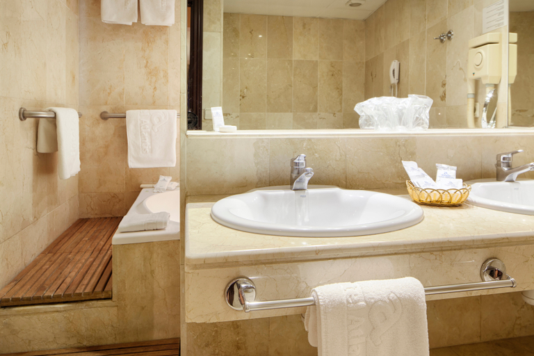 Bathroom 4, Hotel Atlantis, Barcelona