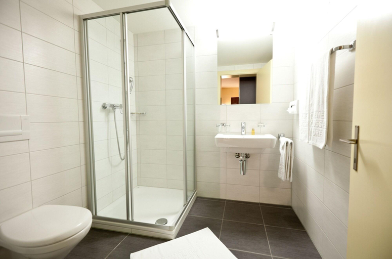 Bathroom 5, Hotel Goldener Schlüssel, Uri