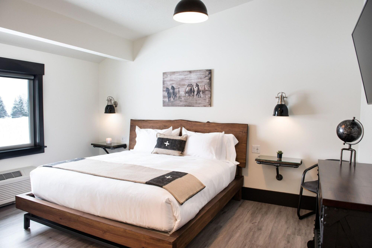Bedroom 3, Compass Rose Lodge, Weber