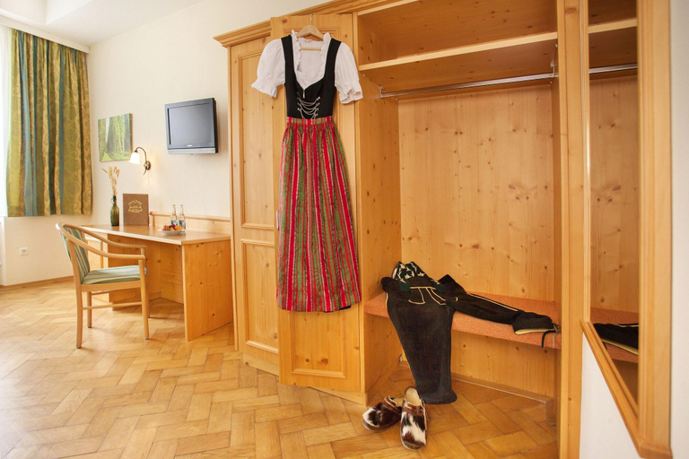 Bedroom 4, Brauerei Gasthof Engel, Ravensburg