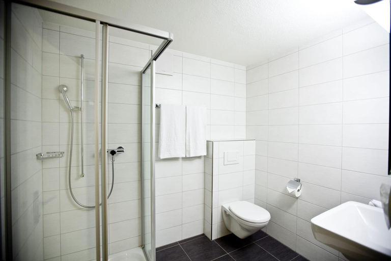 Bathroom 4, Hotel Goldener Schlüssel, Uri
