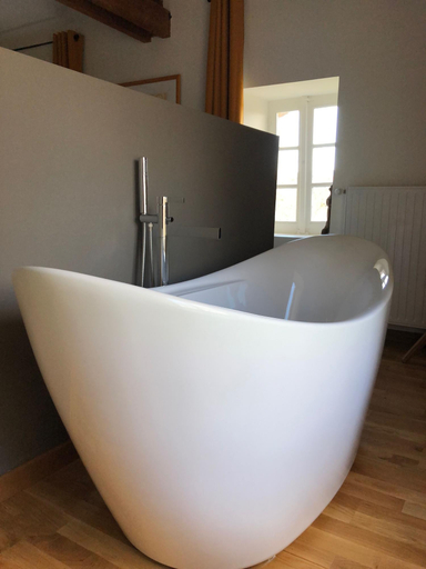 Bathroom 5, Domaine La Reveille, Puy-de-Dôme