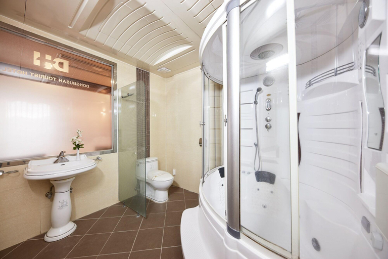 Bathroom 5, Dongbusan Oncheon Hotel, Gijang