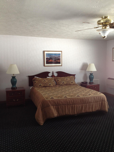 Bedroom 3, Flying Saddle Resort, Lincoln