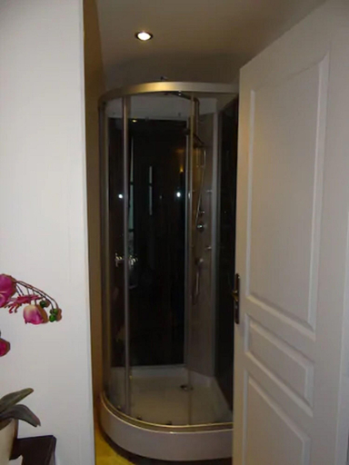Bathroom 4, Hôtel à la Belle Dame, Aube