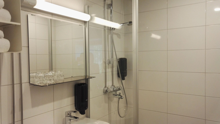 Bathroom 4, Revontuli Resort Glass Igloos, Central Finland