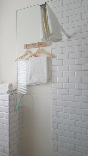 Bathroom 5, Hotel Au Nom De Dieu, Limburg