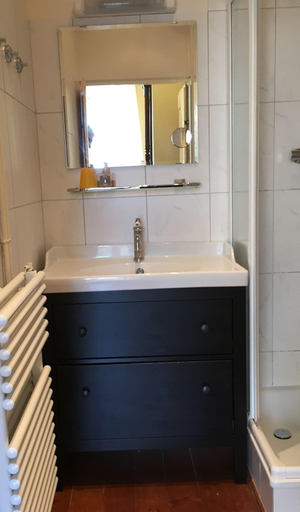 Bathroom 5, Domaine La Reveille, Puy-de-Dôme