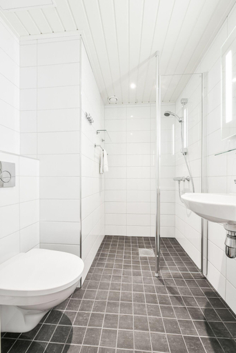 Bathroom 5, Hotel Sea Front, Uusimaa