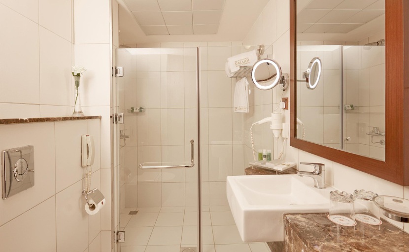 Bathroom 5, Dallah Taibah Hotel, Al Madinah Al Munawwarah