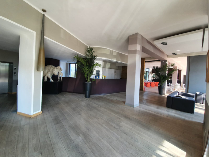 Public Area 2, Hotel Cavalieri Pinerolo, Torino