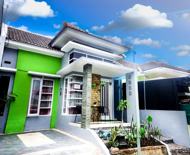 Exterior & Views 4, Tropical Boutique Batu Villa, Near Museum Angkut, Malang