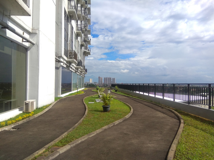Food & Drinks, Chic and Cozy Studio Park View Condominium Apartment By Travelio, Depok