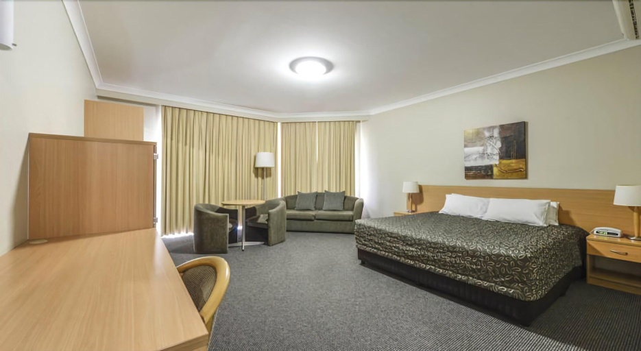 Bedroom 4, Golden Guitar Motor Inn, Tamworth Regional - Pt A