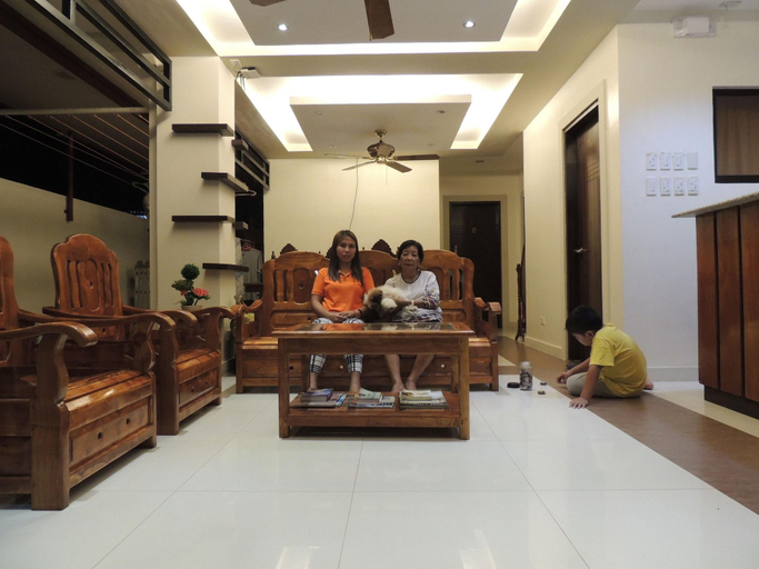 Public Area, Angelic Tourist Inn, El Nido
