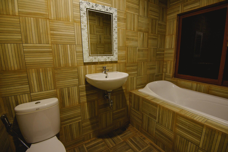 Bathroom 5, L'amore Hotel Seminyak, Denpasar