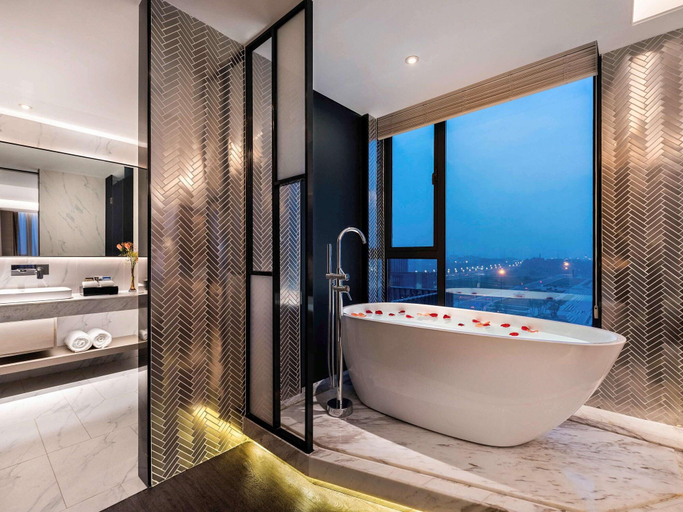 Bathroom 4, LAKESIDE MYRARE HOTEL, Chengdu