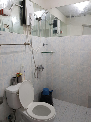 Bathroom 5, Cebu Rooms - San Marino, Cebu City