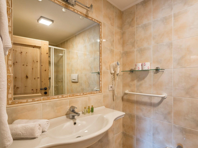 Bathroom 5, Residence Cesa Sassela, Bolzano