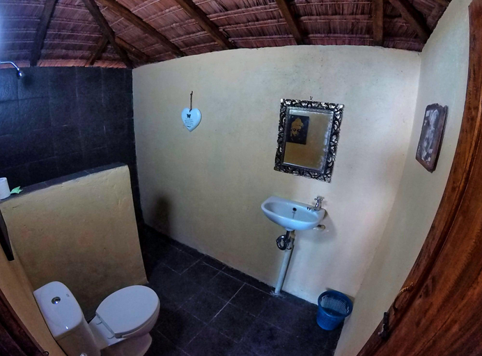 Bathroom 5, Cosmos Bungalows, Bulukumba