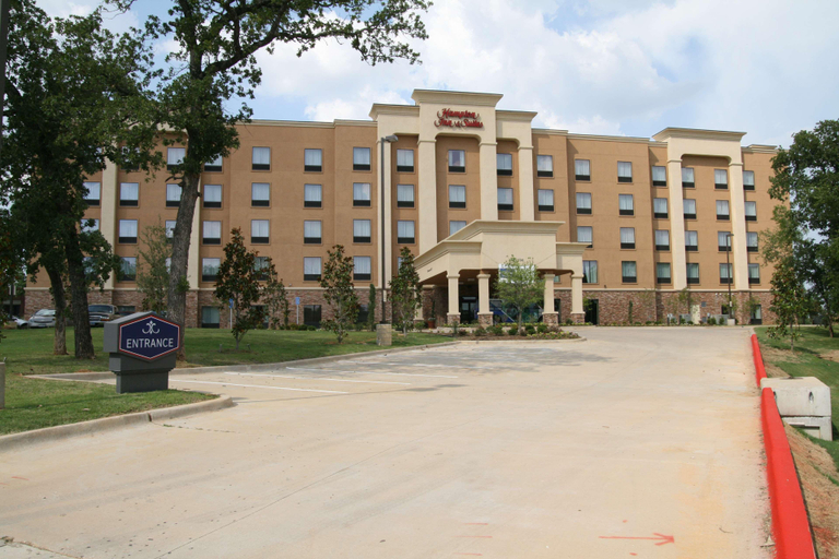 Exterior & Views 2, HamptonInn Dallas North Entertainment District, Arlington