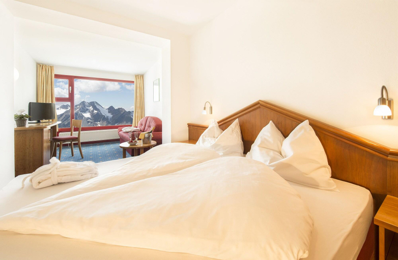 Bedroom 4, Glacier Hotel Grawand, Bolzano
