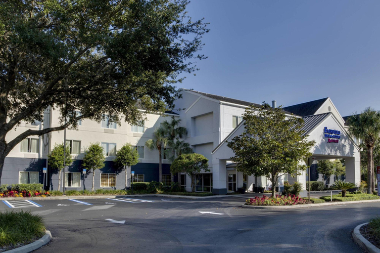 Exterior & Views