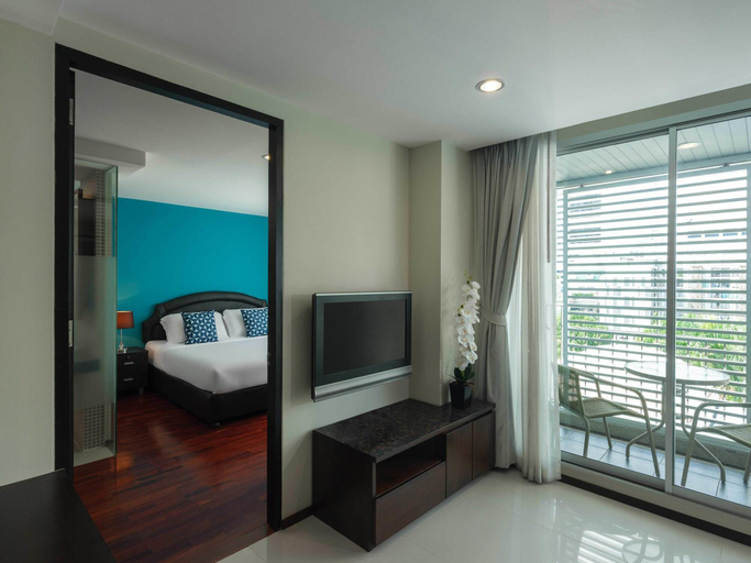 Exterior & Views 22