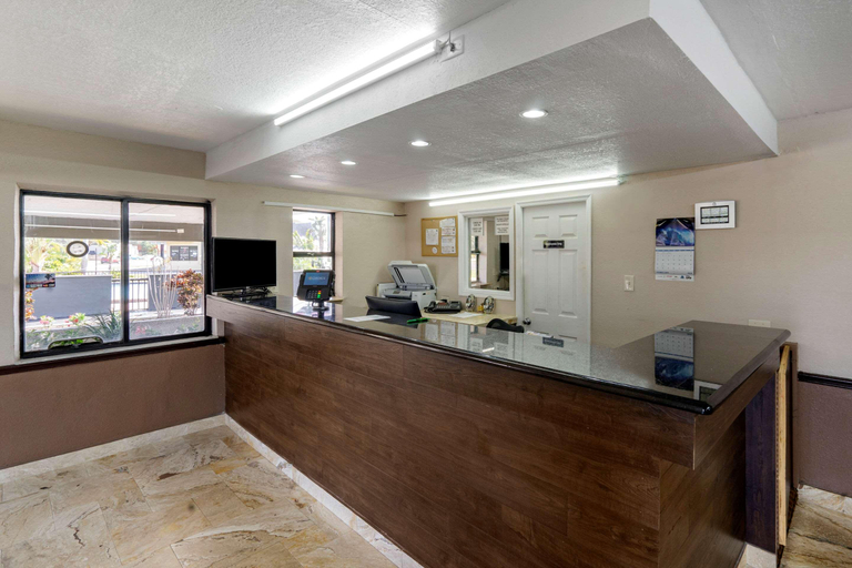 Public Area 2, Rodeway Inn Clearwater - Dunedin, Pinellas