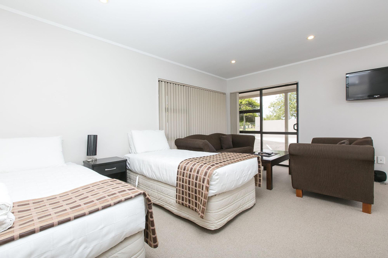 Public Area, Parkview Motor Inn, Pukekohe, Franklin