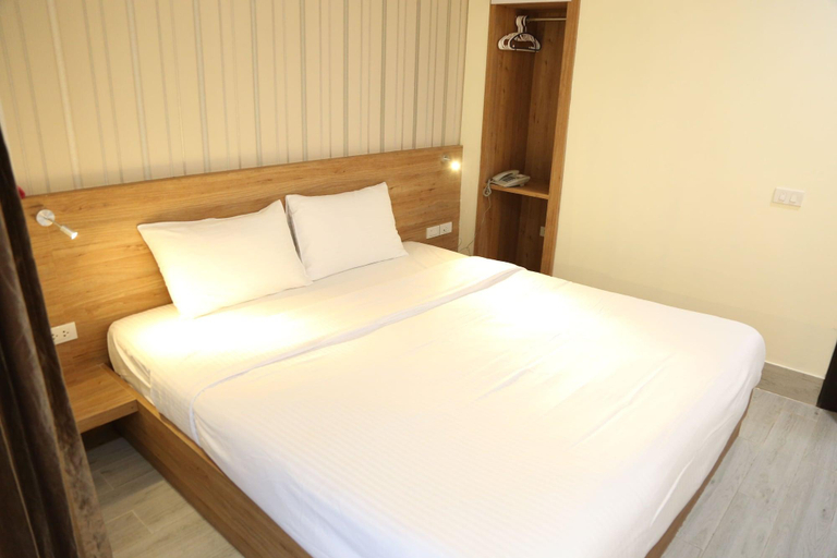 Bedroom 3, Rose Nana Hotel, Khlong Toey