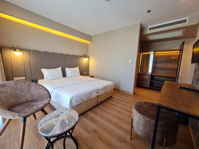 Bedroom 12