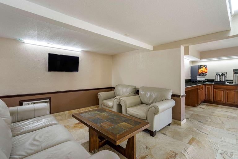 Public Area 2, Rodeway Inn Clearwater - Dunedin, Pinellas