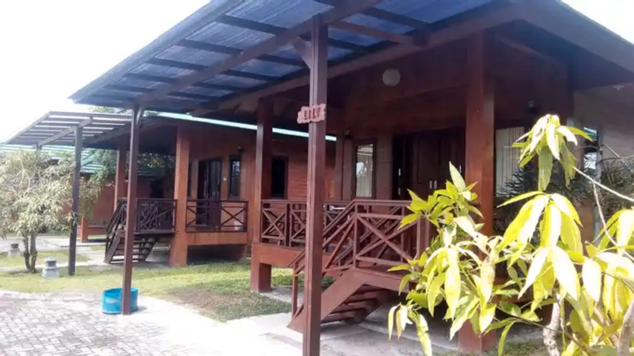 Exterior 9