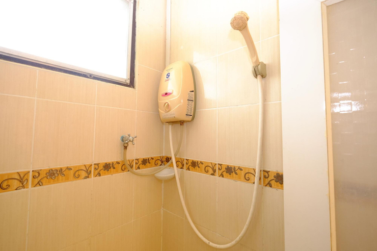 Bathroom 4, Baan Rim Khong Hotel, Muang Nakhon Phanom