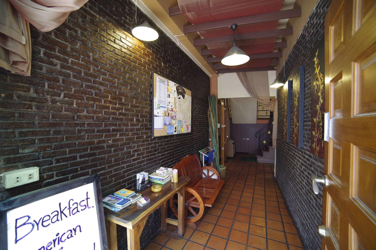 Food & Drinks 5, Baan Glang Soi, Bang Rak