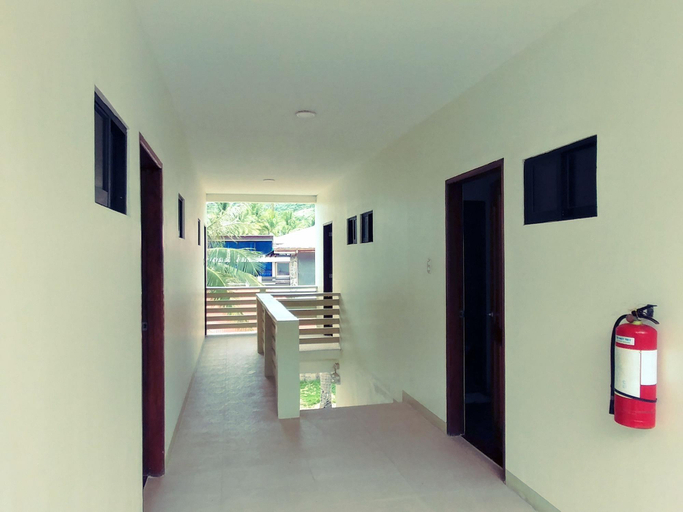 Public Area, Joan Beach Resort, Abra de Ilog