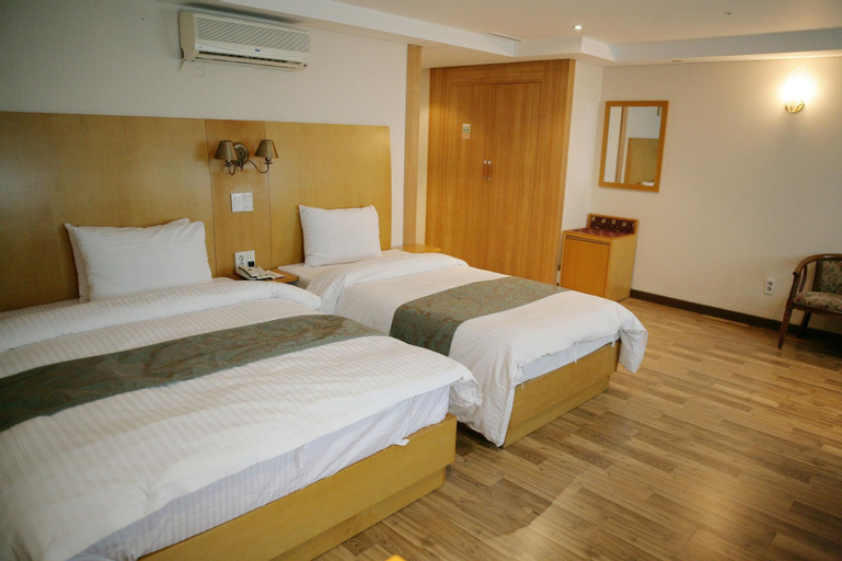 Union Tourist Hotel, Buk