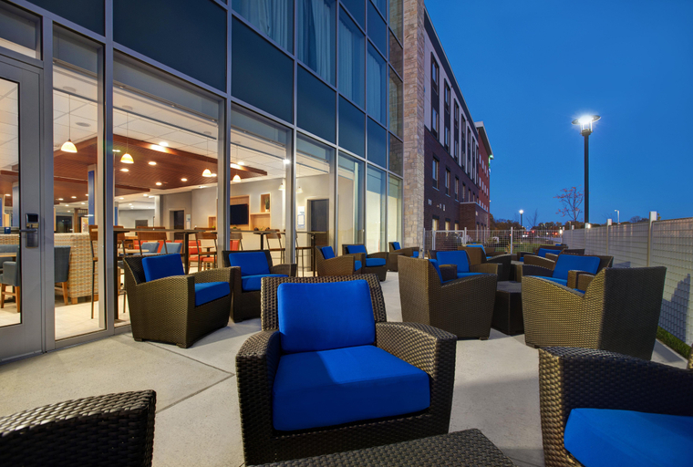 Public Area 2, Hampton Inn Milwaukee/Brookfield, Waukesha