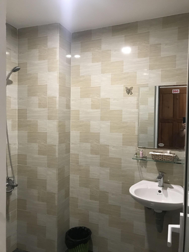 Bathroom 5, Hotel Hong Thinh, Qui Nhơn
