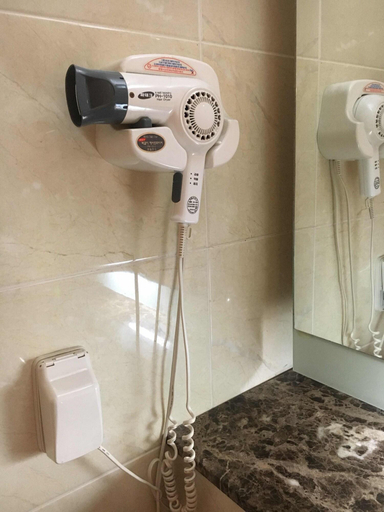 Bathroom 4, Union Tourist Hotel, Buk
