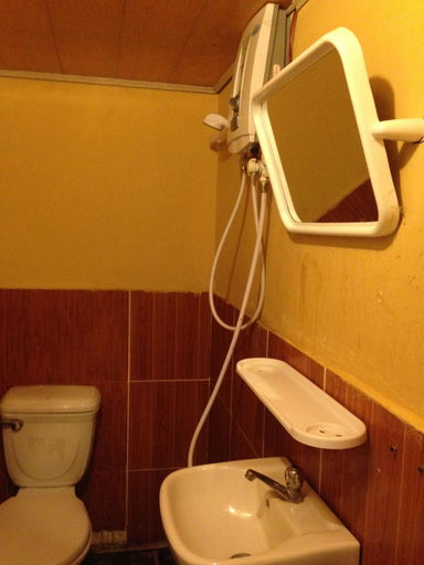 Bathroom 5, White River II Hostel, Phnom Penh