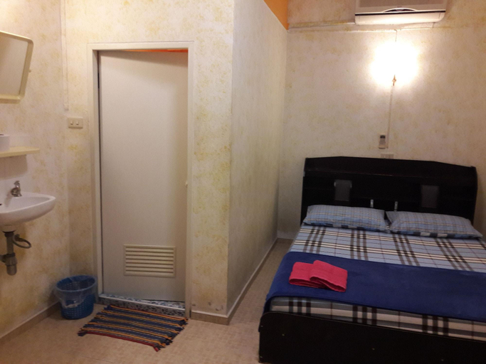 Bathroom 4, JP Hometel, Mueang Krabi