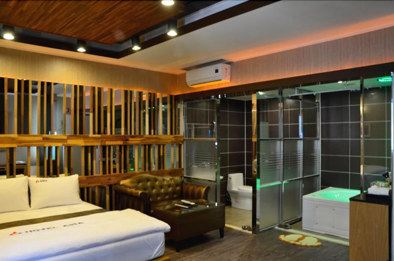 Public Area 2, Hotel Asia, Buk