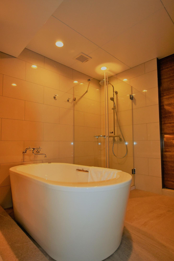 Bathroom 5, HOTEL Viviana, Naha