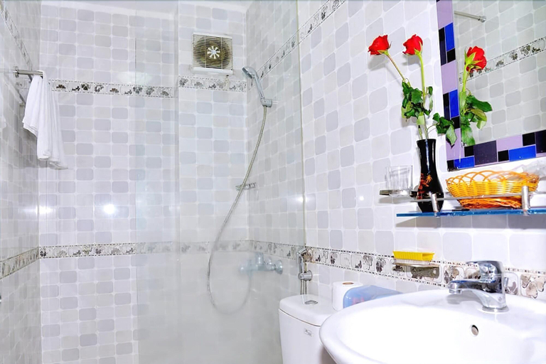 Bathroom 3, Thanh Cuong Hotel, Nha Trang